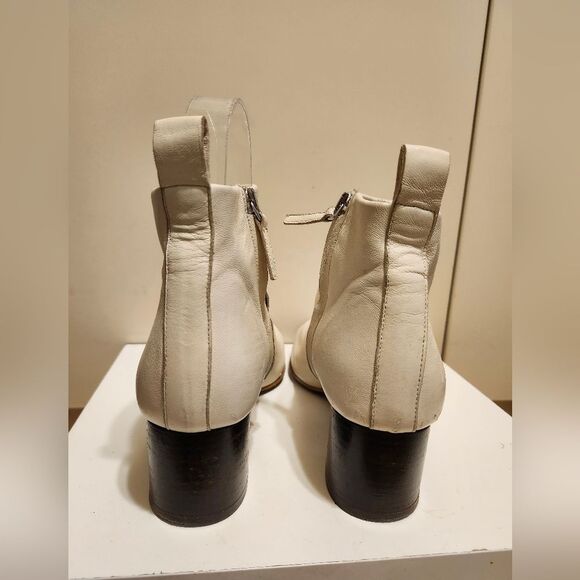 Everlane "The Day Boot" Bone Italian Glove Leather Ankle Boots Sz.6.5 Ret $278 - Picture 7 of 9